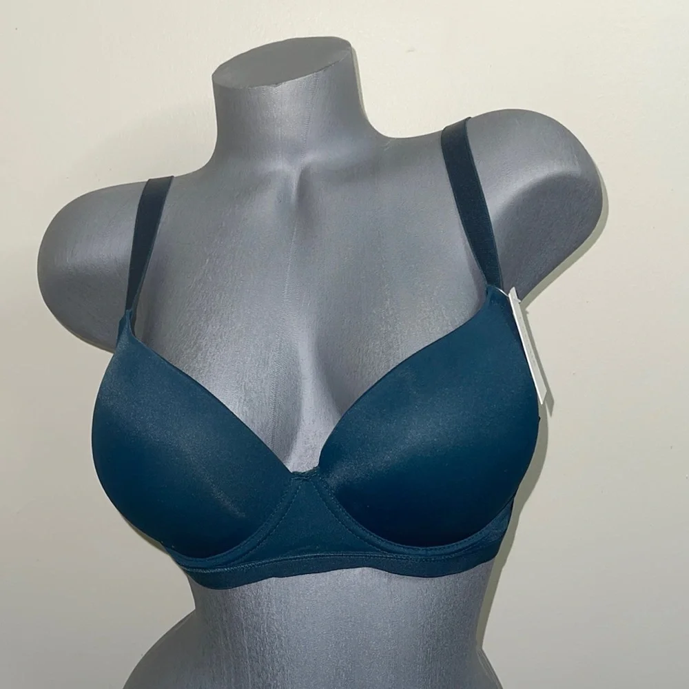 Push Up Slight Padded T-Shirt Lightly Line Plus Size Underwire / 3 Hooks. Cup D.